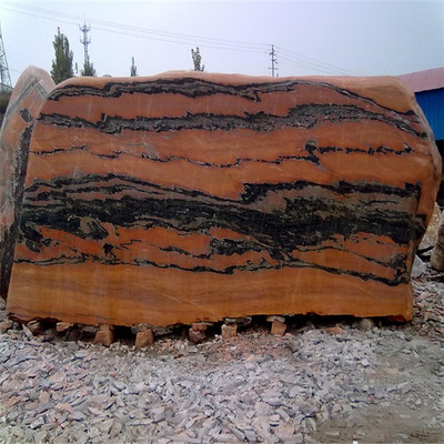 景觀石 以2.8噸每立方的比重，點綴園林優(yōu)美風(fēng)景線